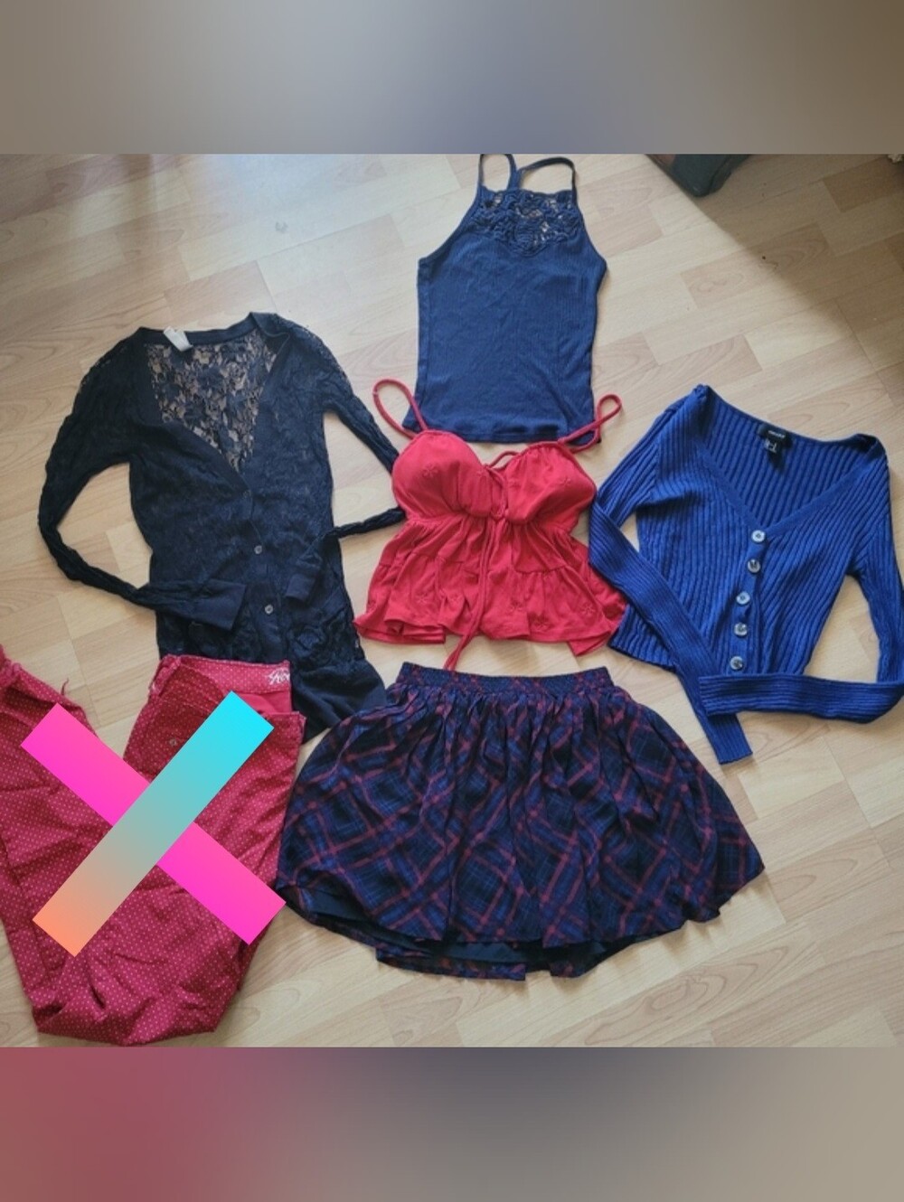 Stylish Women's Clothing Set in Red and Blue